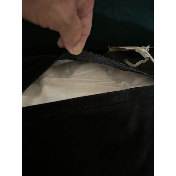 Cheeta pillow with gold and black fringes - Picture 3 of 8